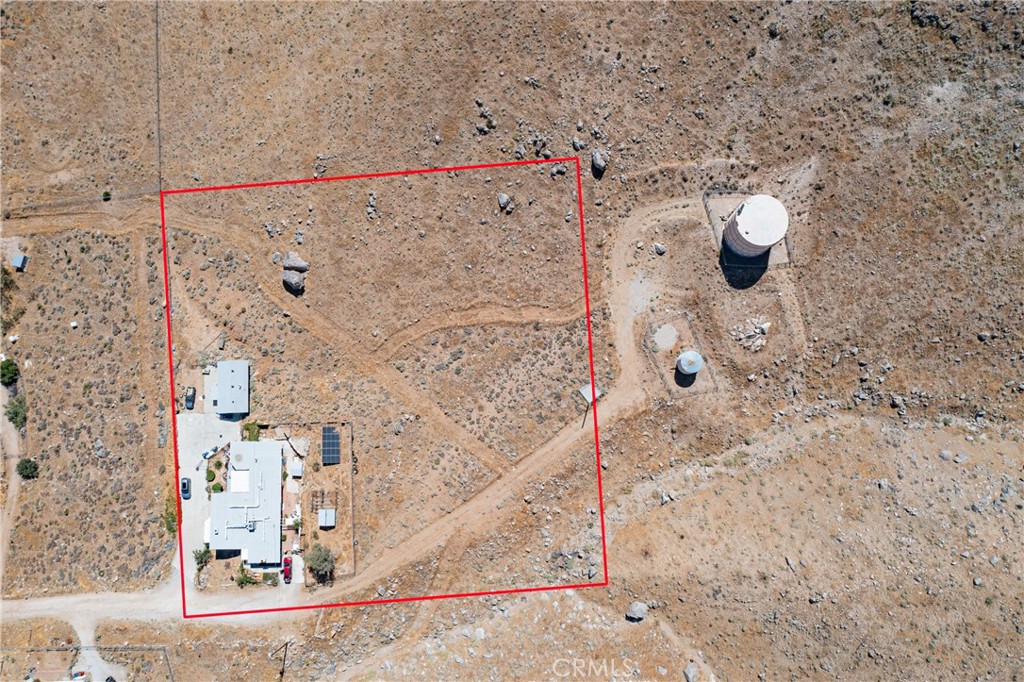 8929 Central Road Apple Valley, CA 92308 - Photo 4 of 43 2.5 Acres Parcel. Lot lines are approximate. Only a licensed land surveyor can mark and establish property corners and boundary lines.