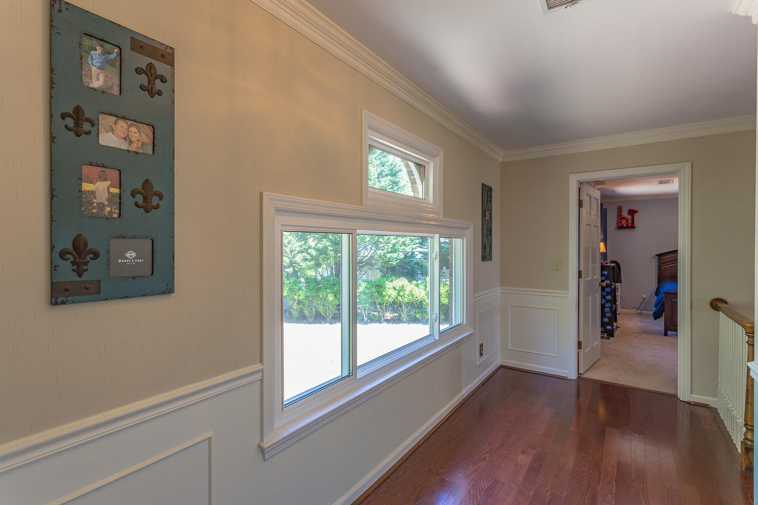 5852 North Park Road Hixson, TN 37343 - Photo 50 of 50 upstairs foyer