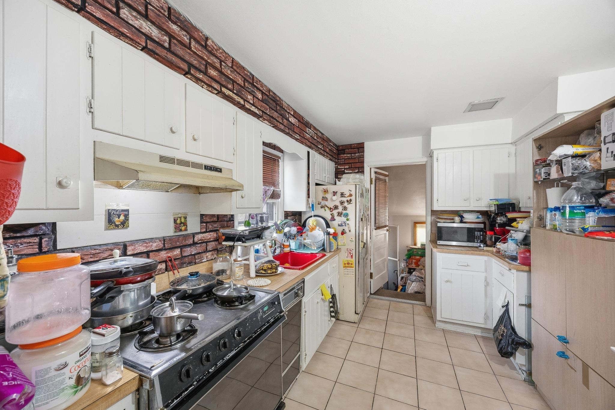 37 Raritan Road Linden, NJ 07036 - Photo 7 of 12
