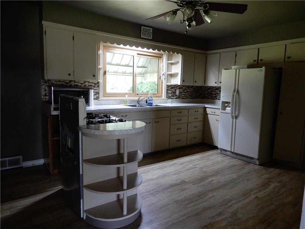 3446 Lamor Road Hermitage, PA 16148 - Photo 7 of 25 Gallery Image 7
