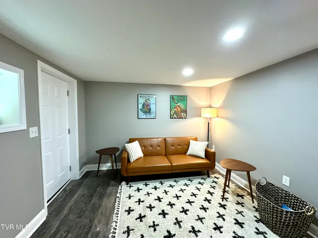 $2,000 | 925 Wilson Avenue, Bristol, TN 37620