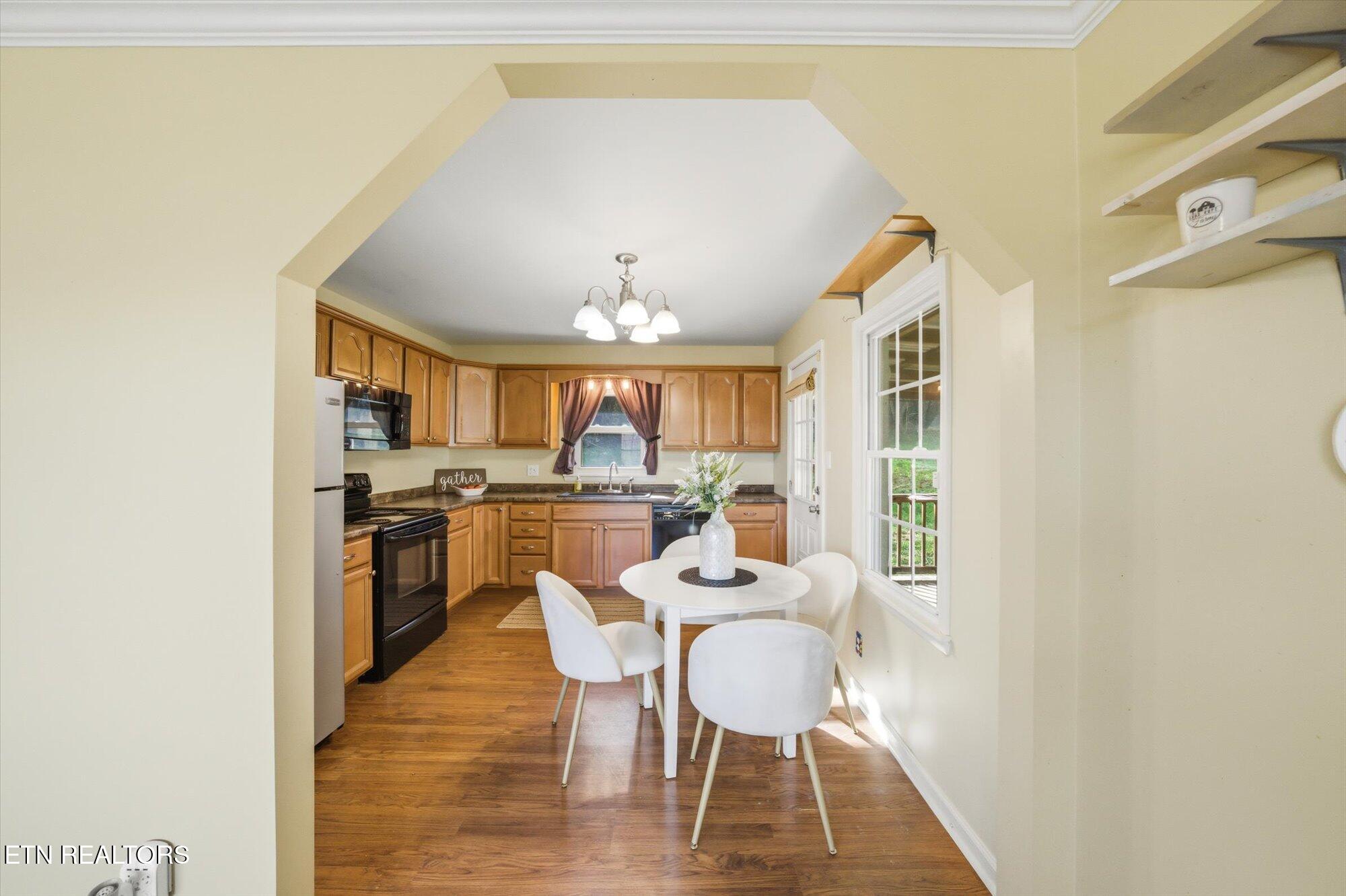 124 Crest Lane Clinton, TN 37716 - Photo 11 of 38 11-124-Crest-Ln-Clinton-TN-11