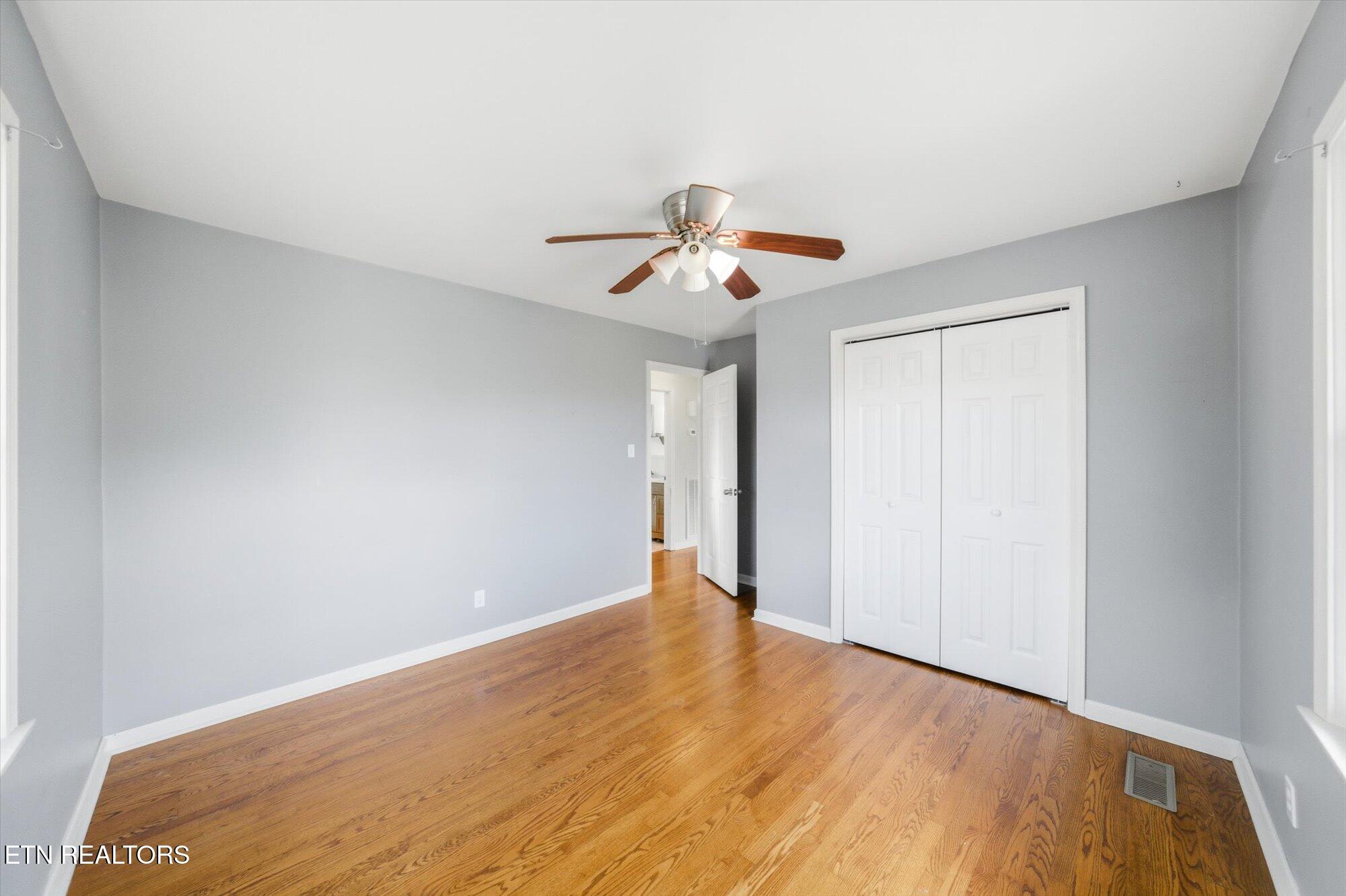 124 Crest Lane Clinton, TN 37716 - Photo 17 of 38 24-124-Crest-Ln-Clinton-TN-24