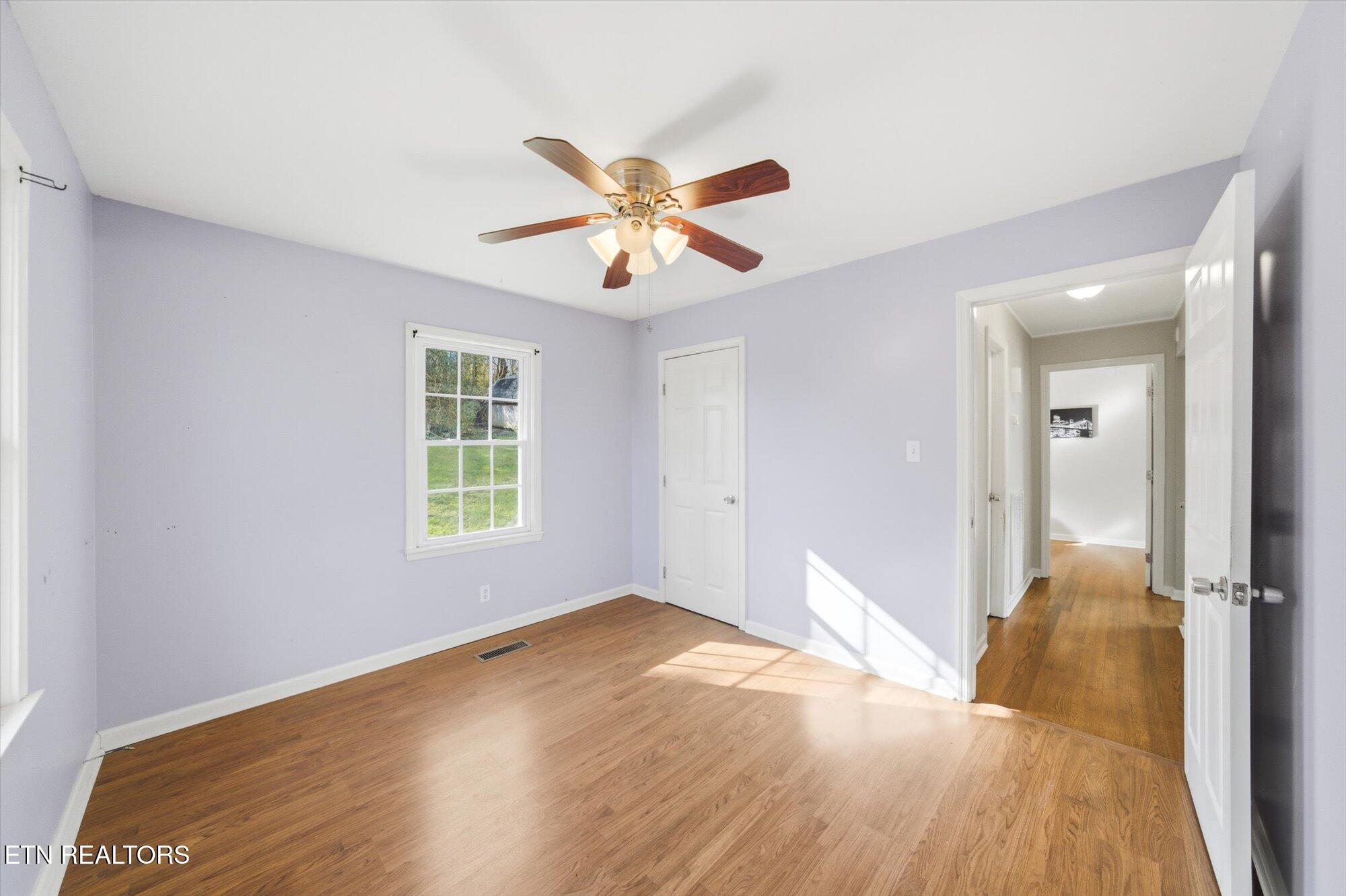 124 Crest Lane Clinton, TN 37716 - Photo 19 of 38 22-124-Crest-Ln-Clinton-TN-22