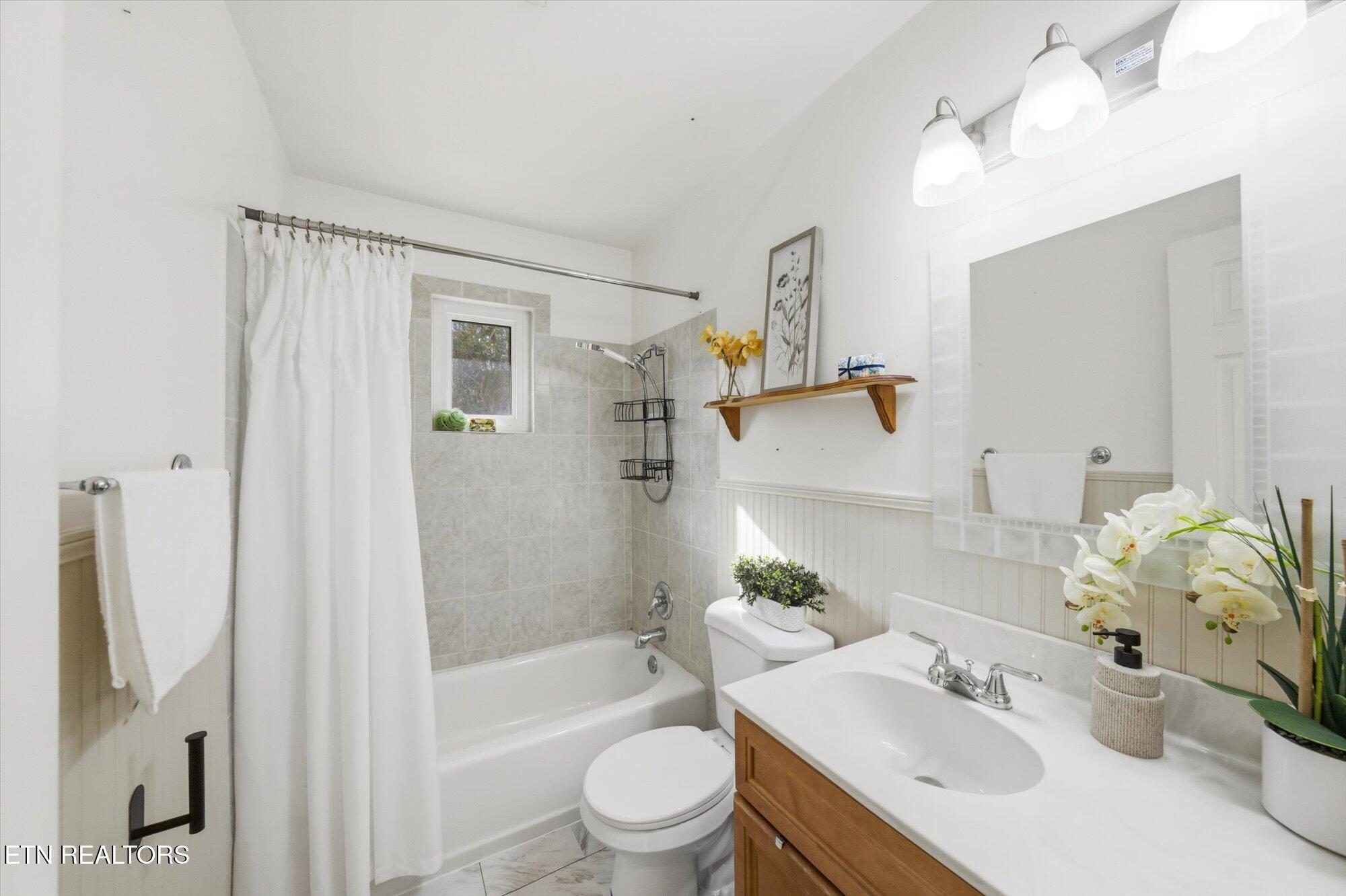 124 Crest Lane Clinton, TN 37716 - Photo 20 of 38 20-124-Crest-Ln-Clinton-TN-20