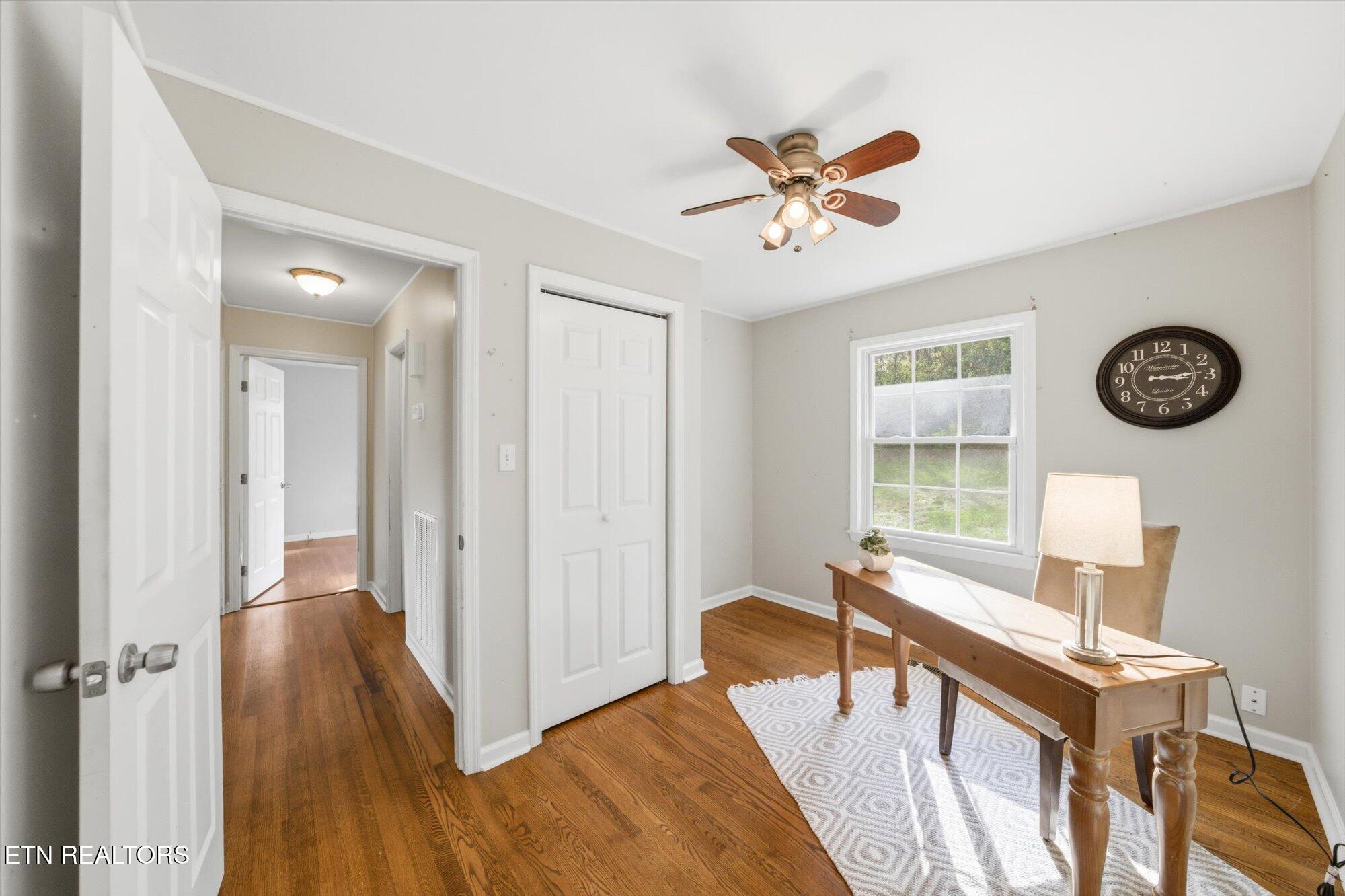 124 Crest Lane Clinton, TN 37716 - Photo 21 of 38 19-124-Crest-Ln-Clinton-TN-19