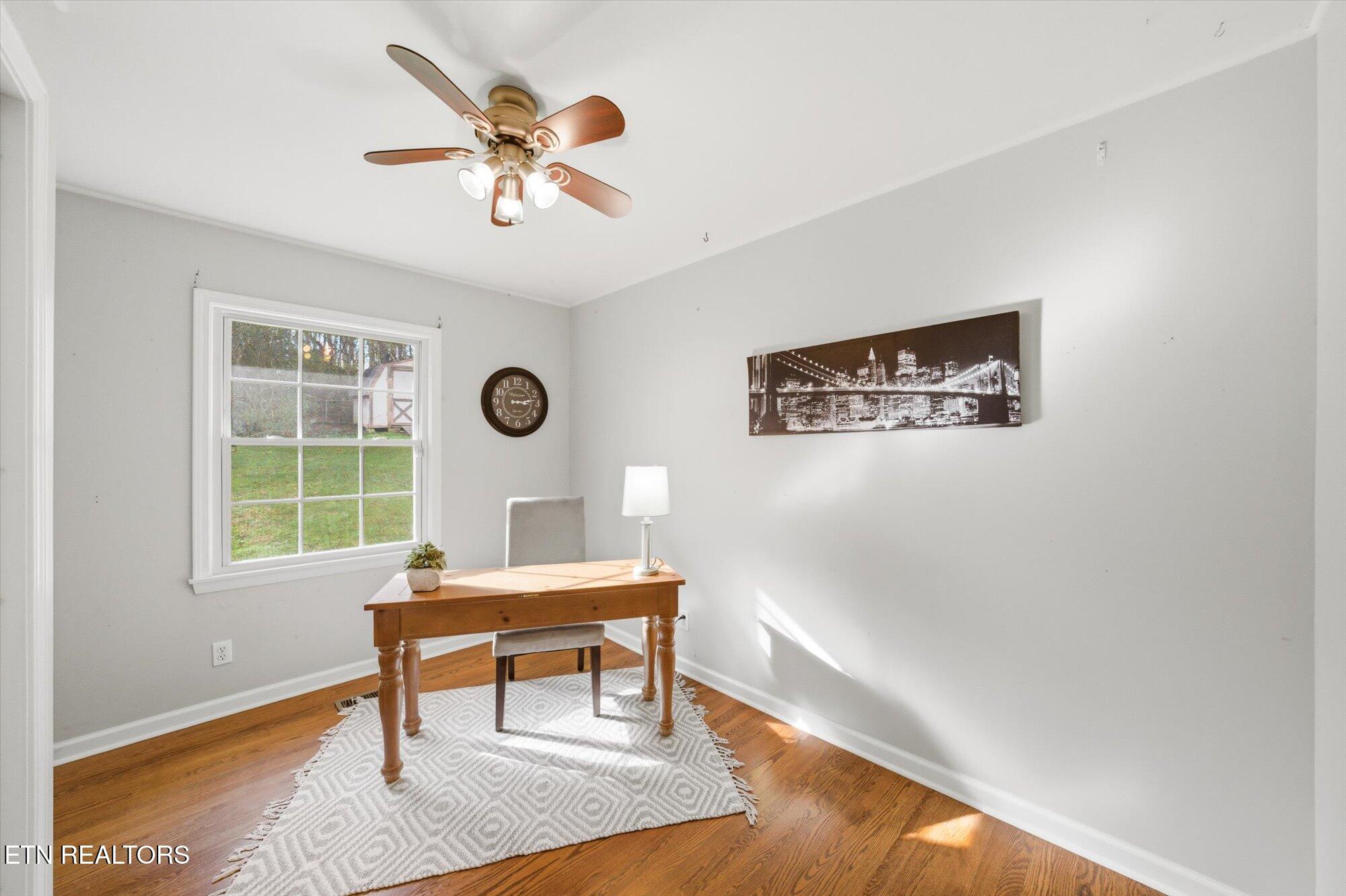 124 Crest Lane Clinton, TN 37716 - Photo 22 of 38 18-124-Crest-Ln-Clinton-TN-18