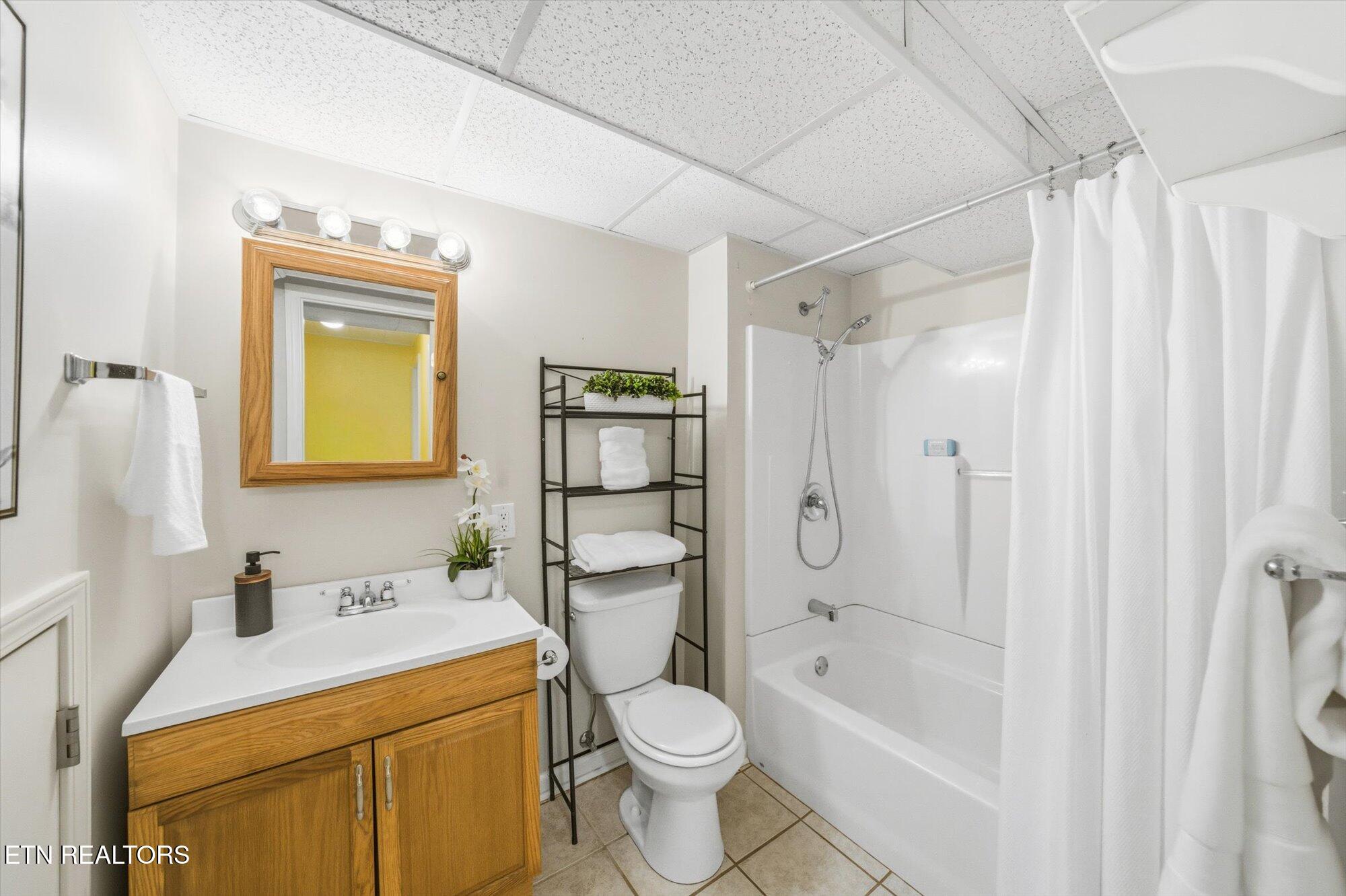 124 Crest Lane Clinton, TN 37716 - Photo 25 of 38 25-124-Crest-Ln-Clinton-TN-25