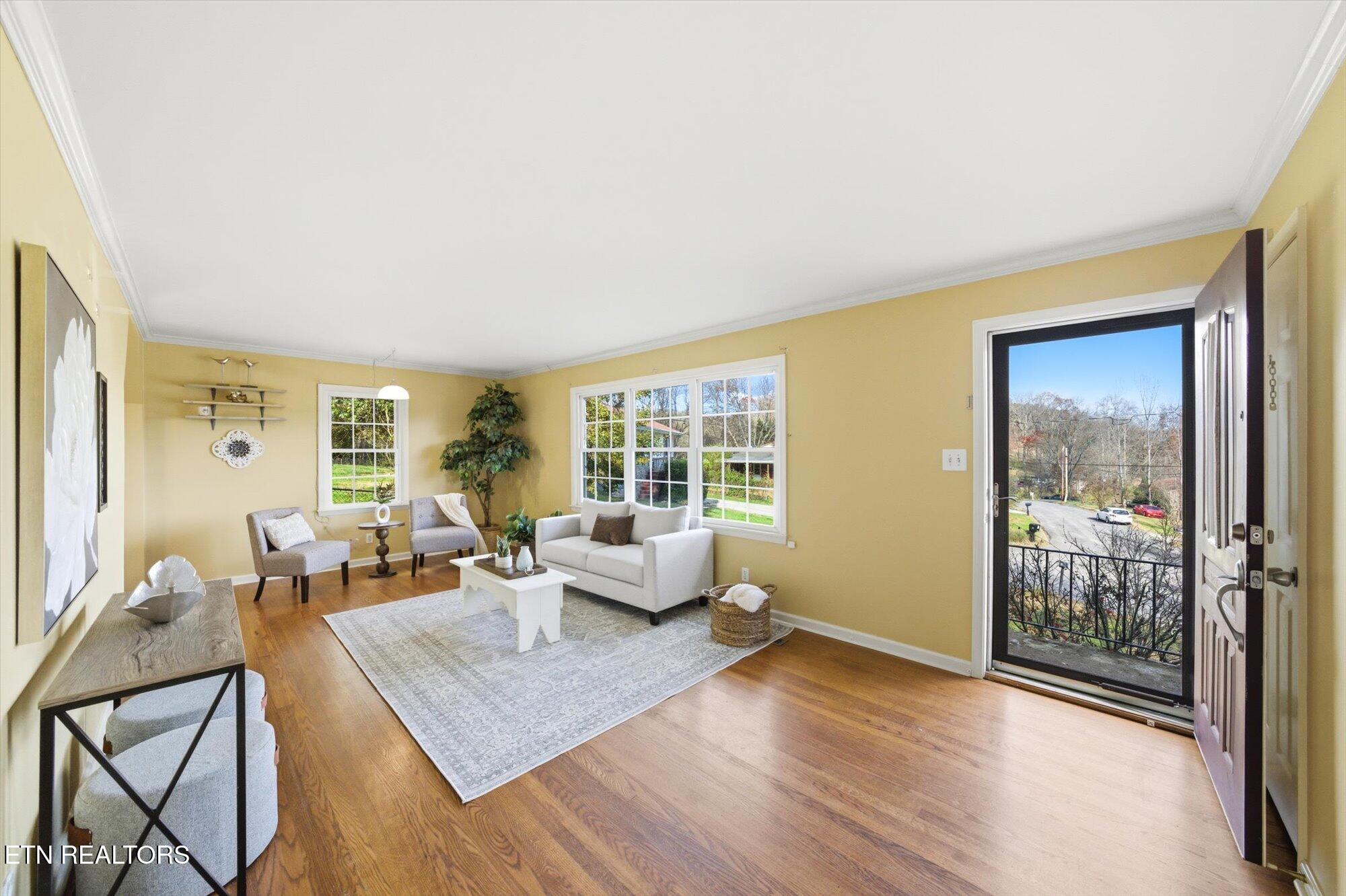 124 Crest Lane Clinton, TN 37716 - Photo 5 of 38 05-124-Crest-Ln-Clinton-TN-5