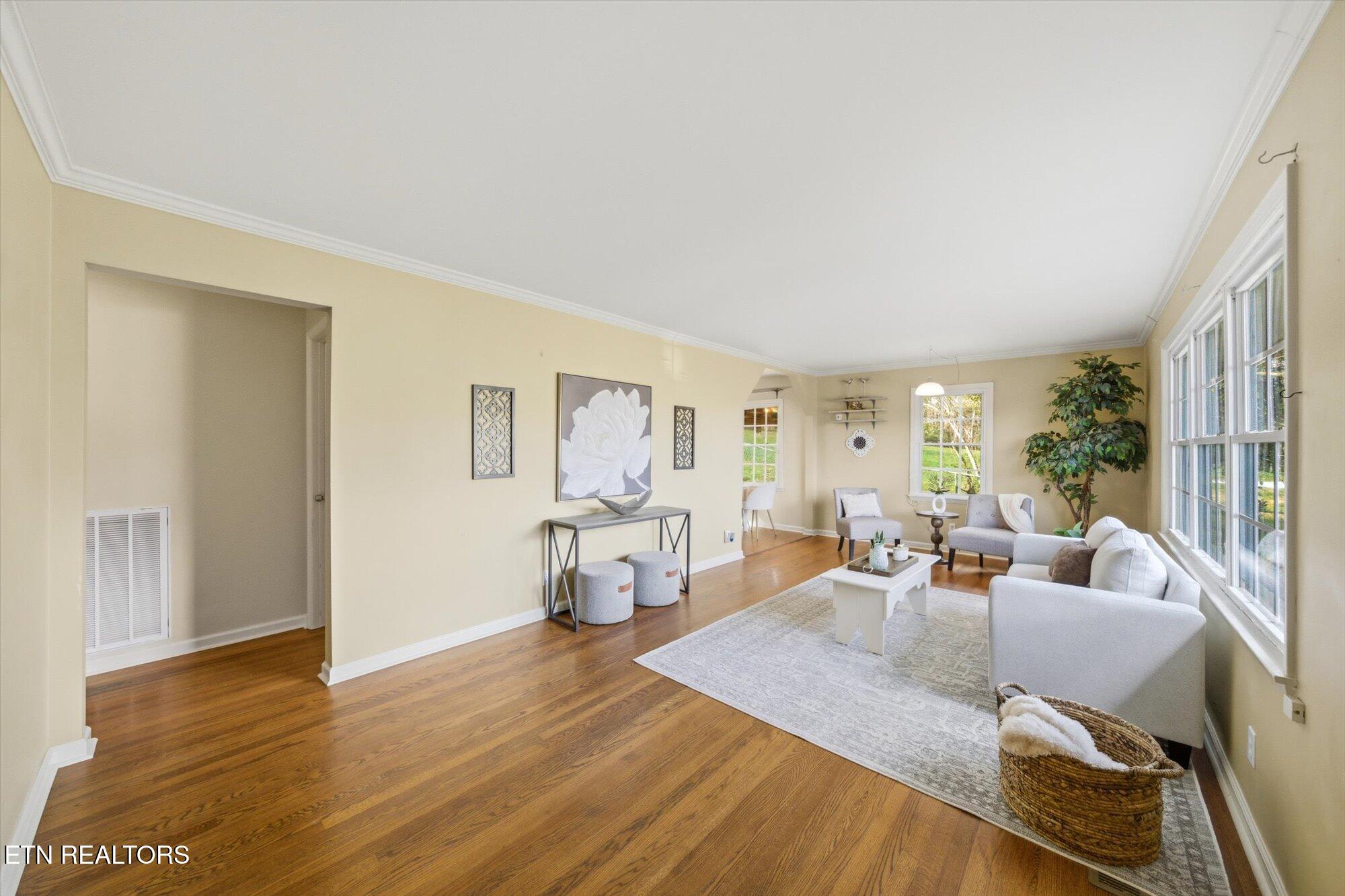 124 Crest Lane Clinton, TN 37716 - Photo 6 of 38 06-124-Crest-Ln-Clinton-TN-6