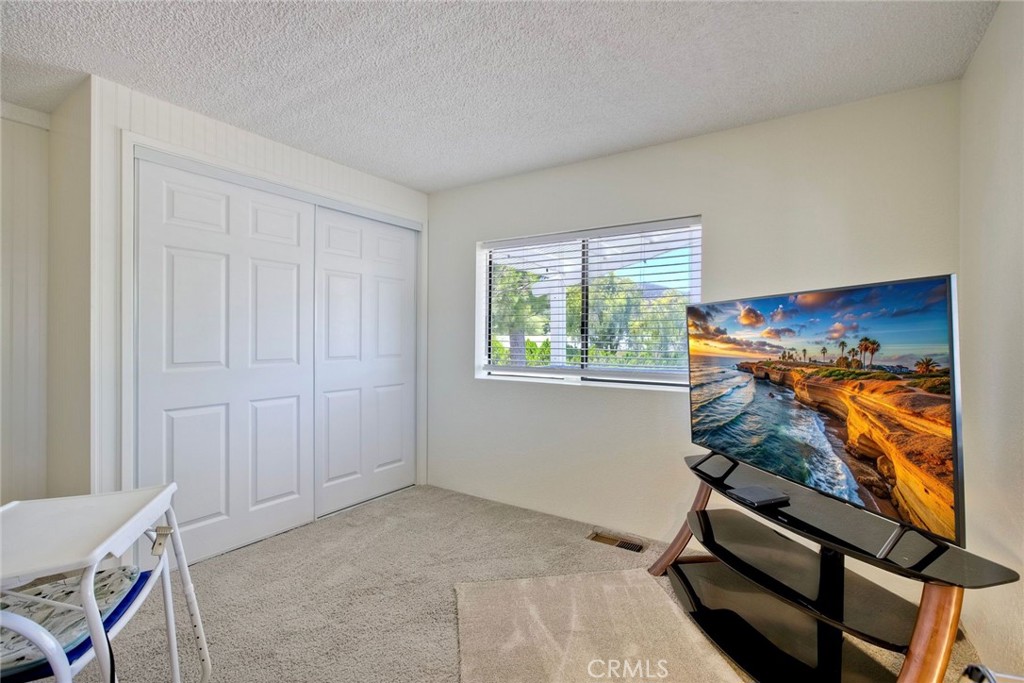 34370 The Farm Road Wildomar, CA 92595 - Photo 28 of 31 a view of a room with a window