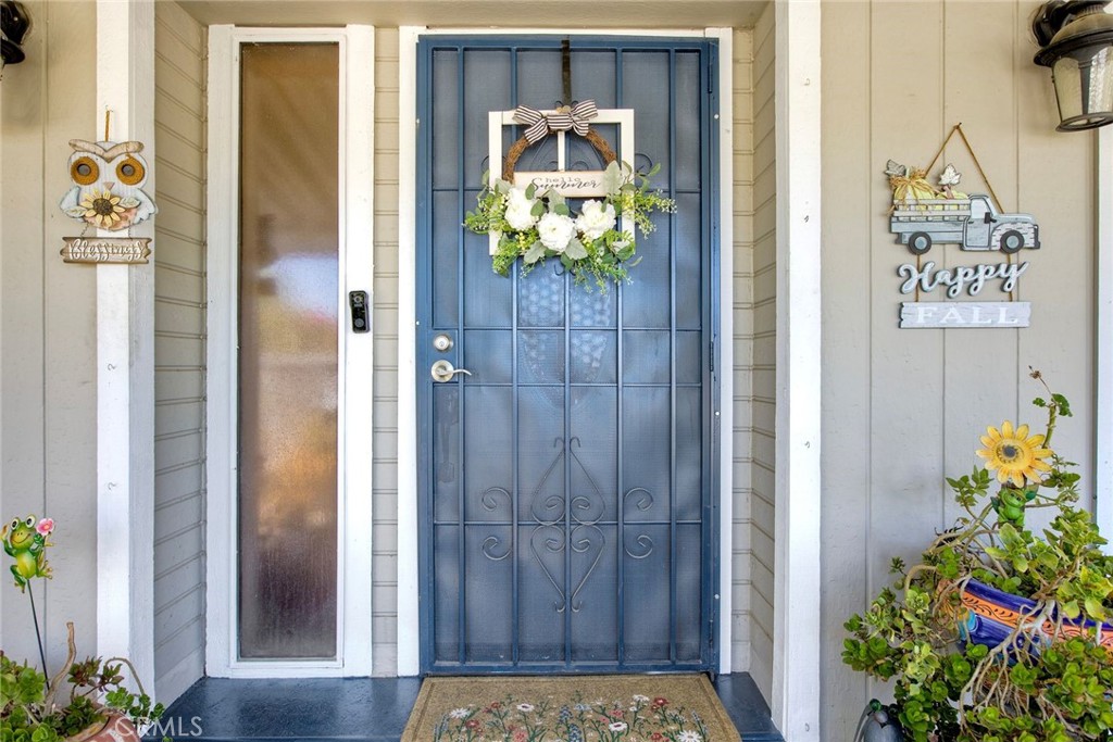 34370 The Farm Road Wildomar, CA 92595 - Photo 5 of 31 a front view of a house