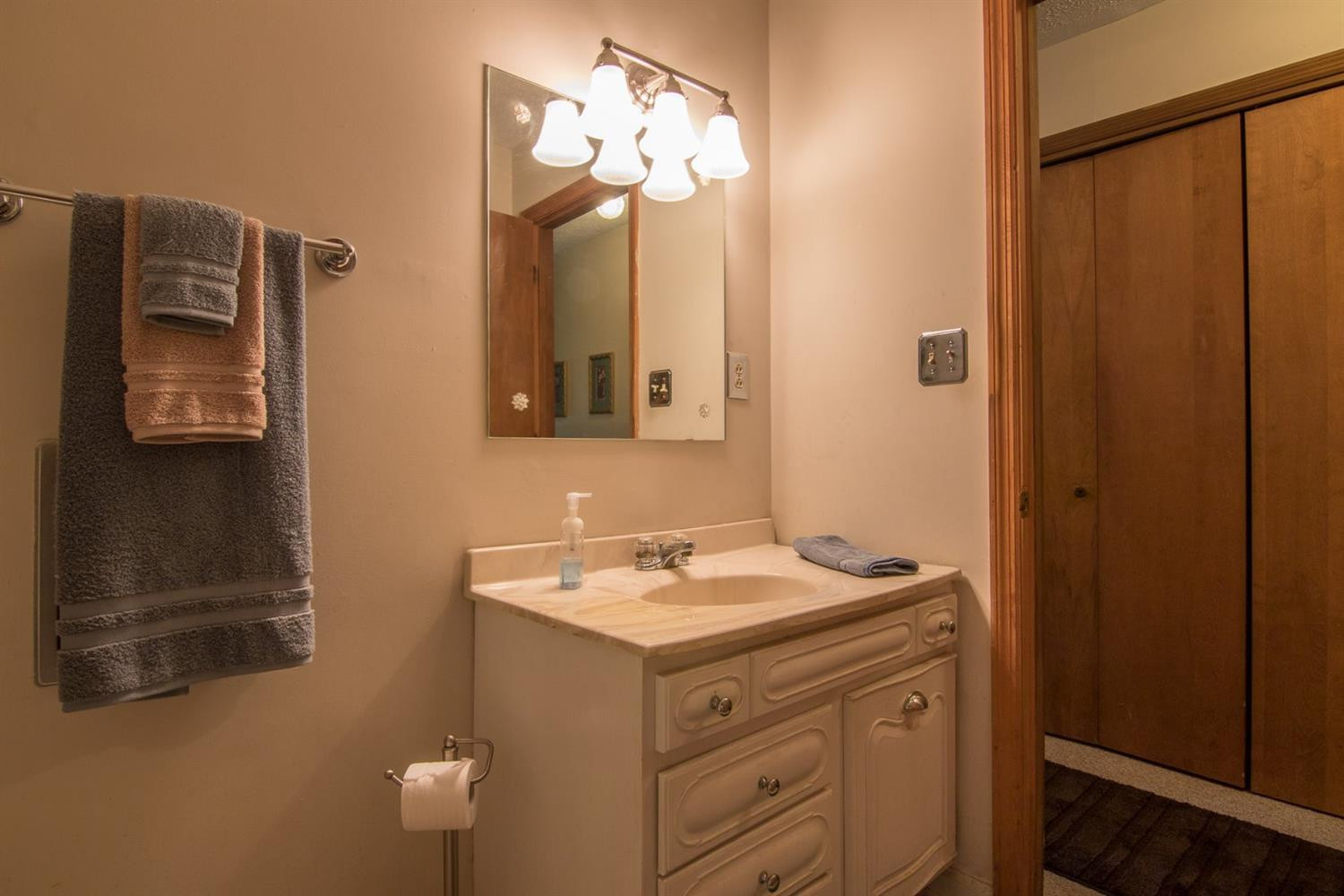 985 Bondville Road Salvisa, KY 40372 - Photo 21 of 28 Bathroom 2