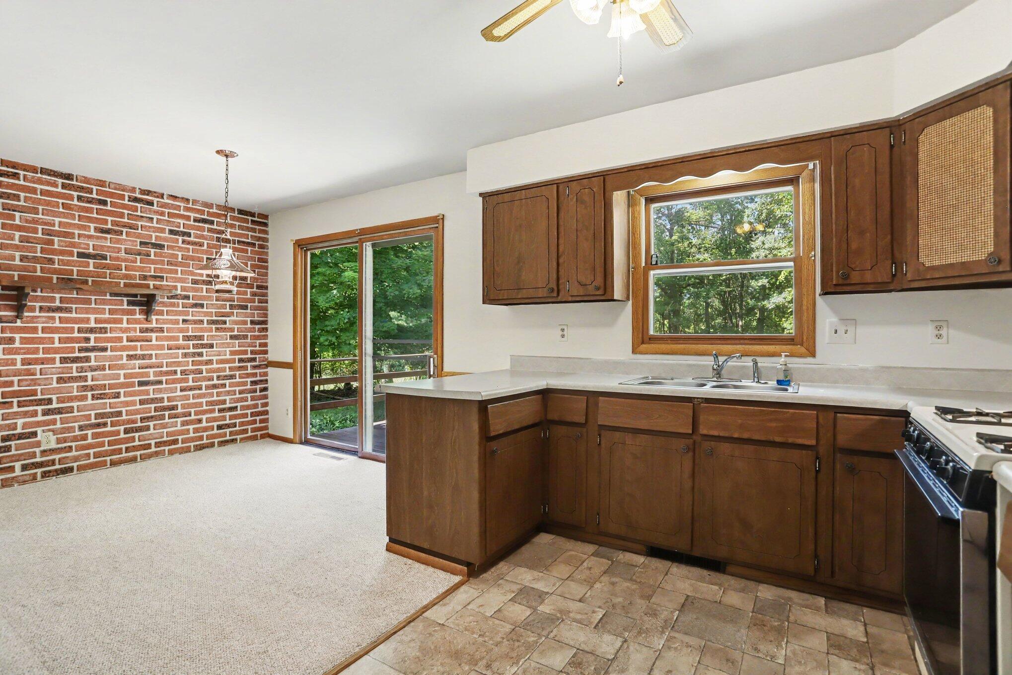 205 Highfield Road Marshall, MI 49068 - Photo 7 of 26 008_file_4879