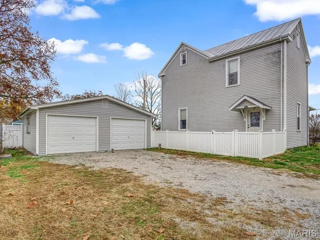 $225,000 | 110 North Park Street, Hecker, IL 62248