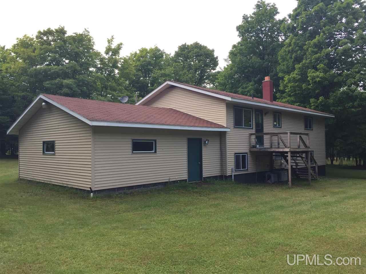 55616 Salo Road Hancock, MI 49930 - Photo 3 of 24