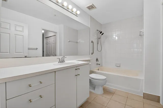 $2,850 | 630 South Sapodilla Avenue, Unit 121, West Palm Beach, FL 33401