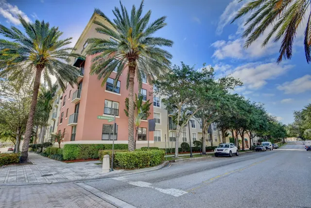 $2,850 | 630 South Sapodilla Avenue, Unit 121, West Palm Beach, FL 33401