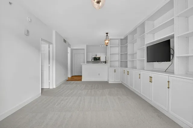 $2,850 | 630 South Sapodilla Avenue, Unit 121, West Palm Beach, FL 33401