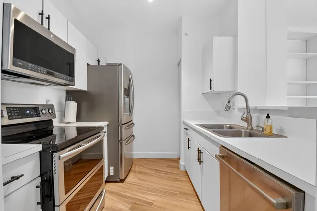 $2,850 | 630 South Sapodilla Avenue, Unit 121, West Palm Beach, FL 33401