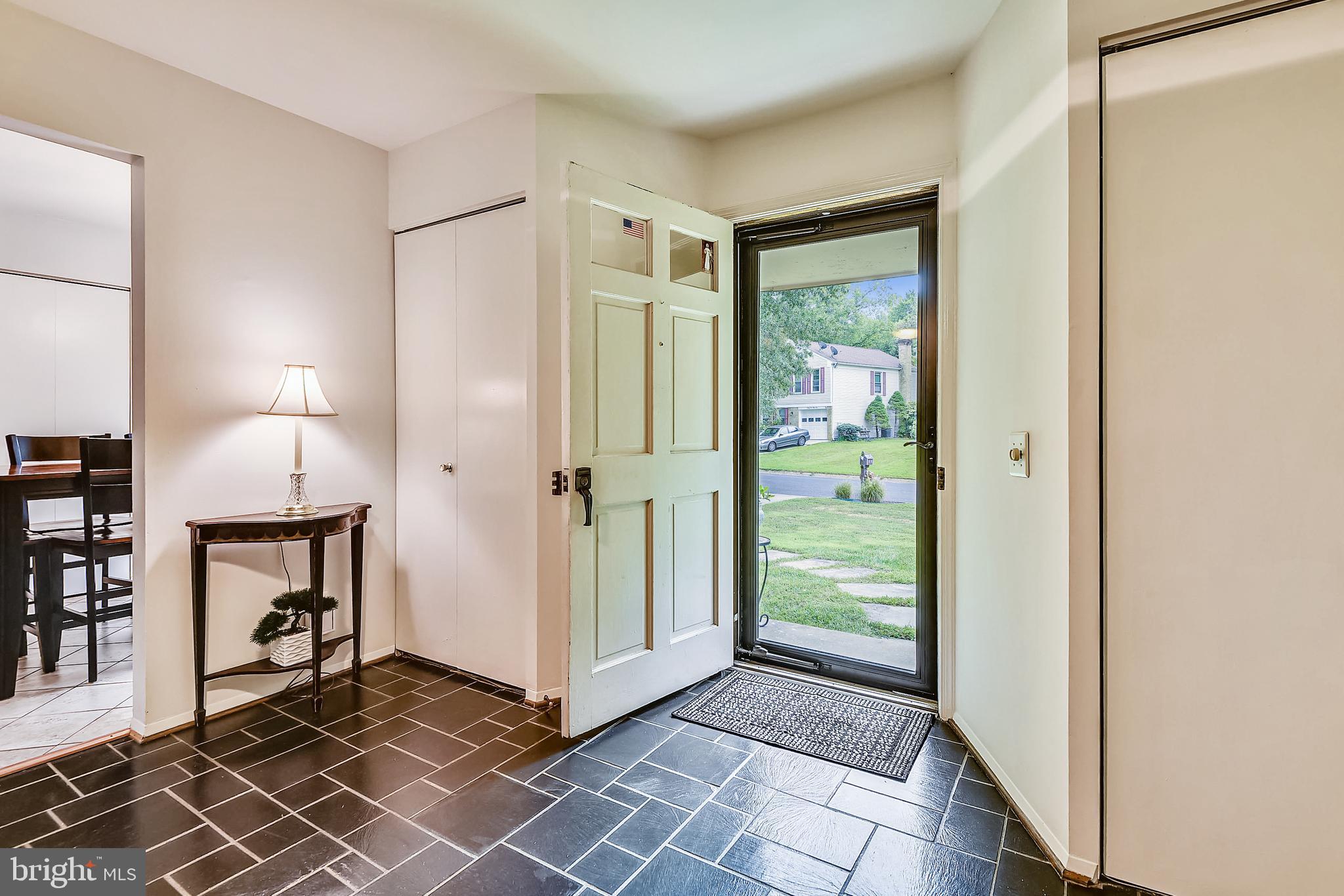 ENTRANCE FOYER