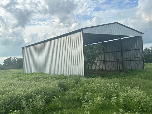 a view of building with outdoor space