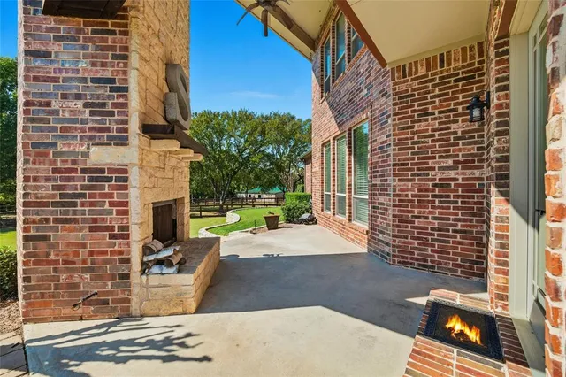 $894,500 | 459 Lakeview Boulevard, Denton, TX 76208