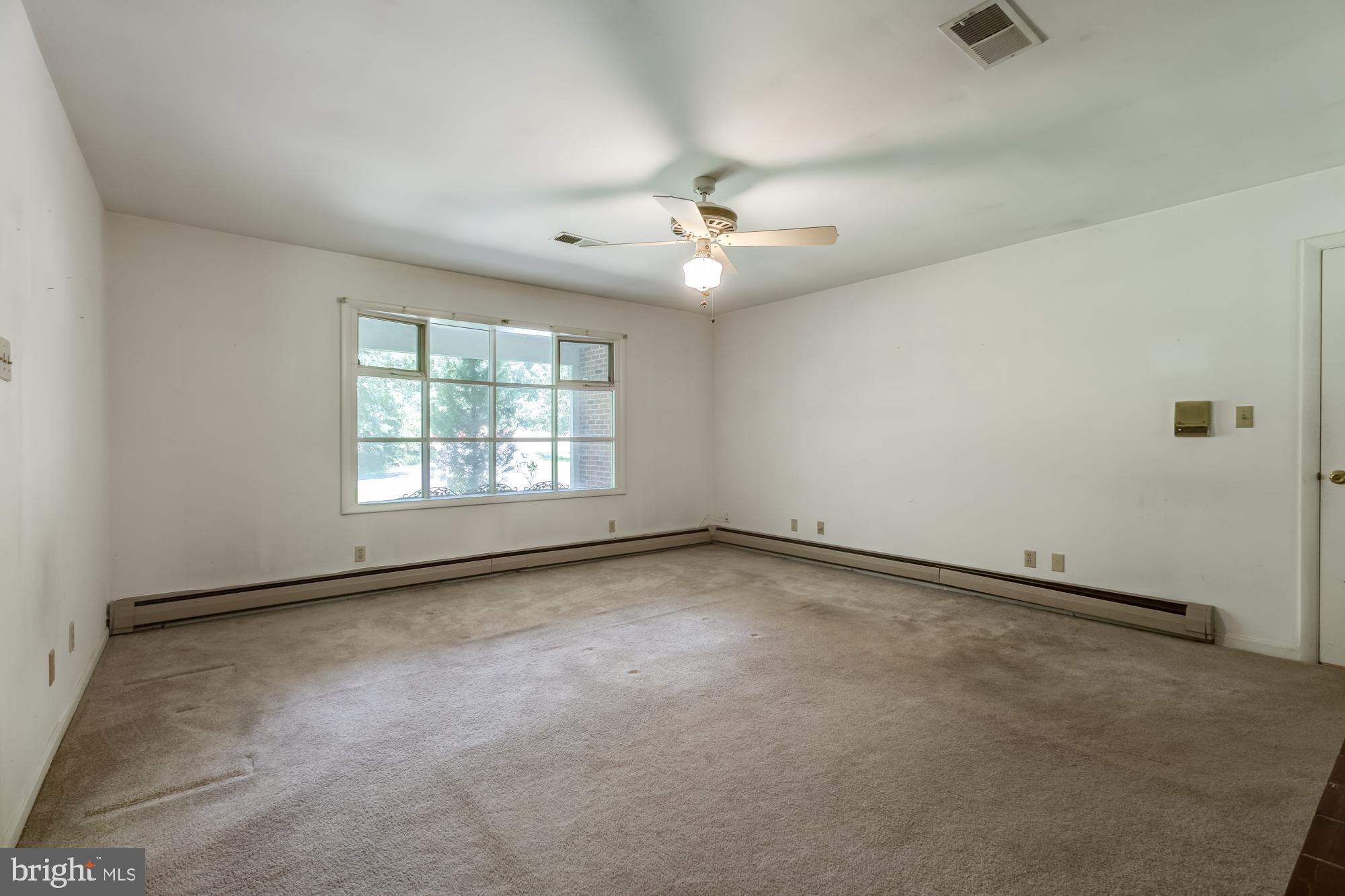 4509 Shirley Gate Road Fairfax, VA 22030 - Photo 16 of 47 Family Room With Bay Window