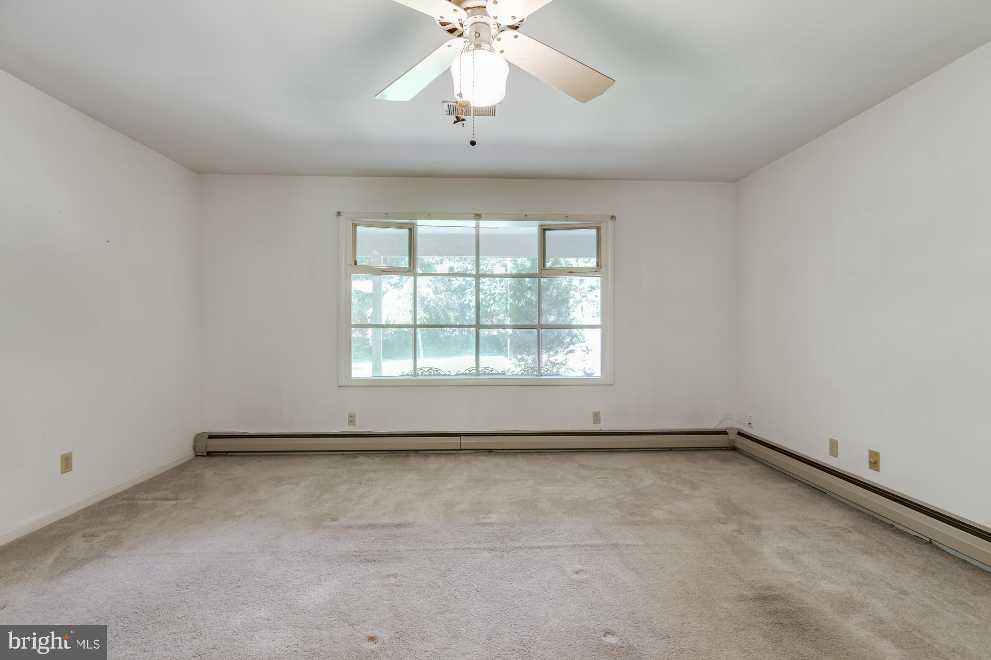 4509 Shirley Gate Road Fairfax, VA 22030 - Photo 20 of 47 Family Room W/ Ceiling Fan
