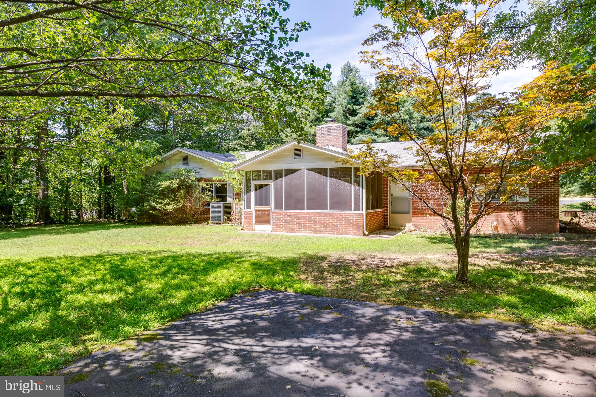 4509 Shirley Gate Road Fairfax, VA 22030 - Photo 24 of 47 Beautiful Lot For This Great Home