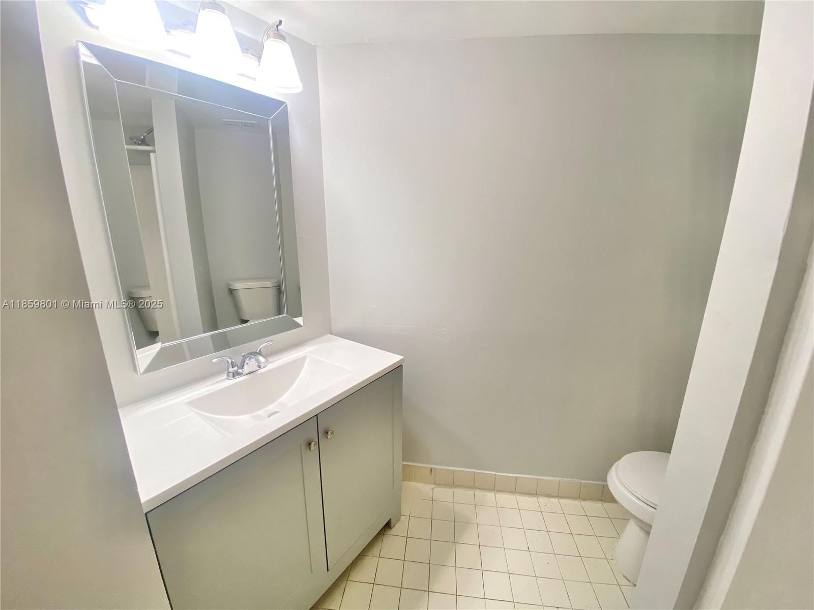 7125 Northwest 186th Street, Unit B304 Hialeah, FL 33015 - Photo 19 of 27