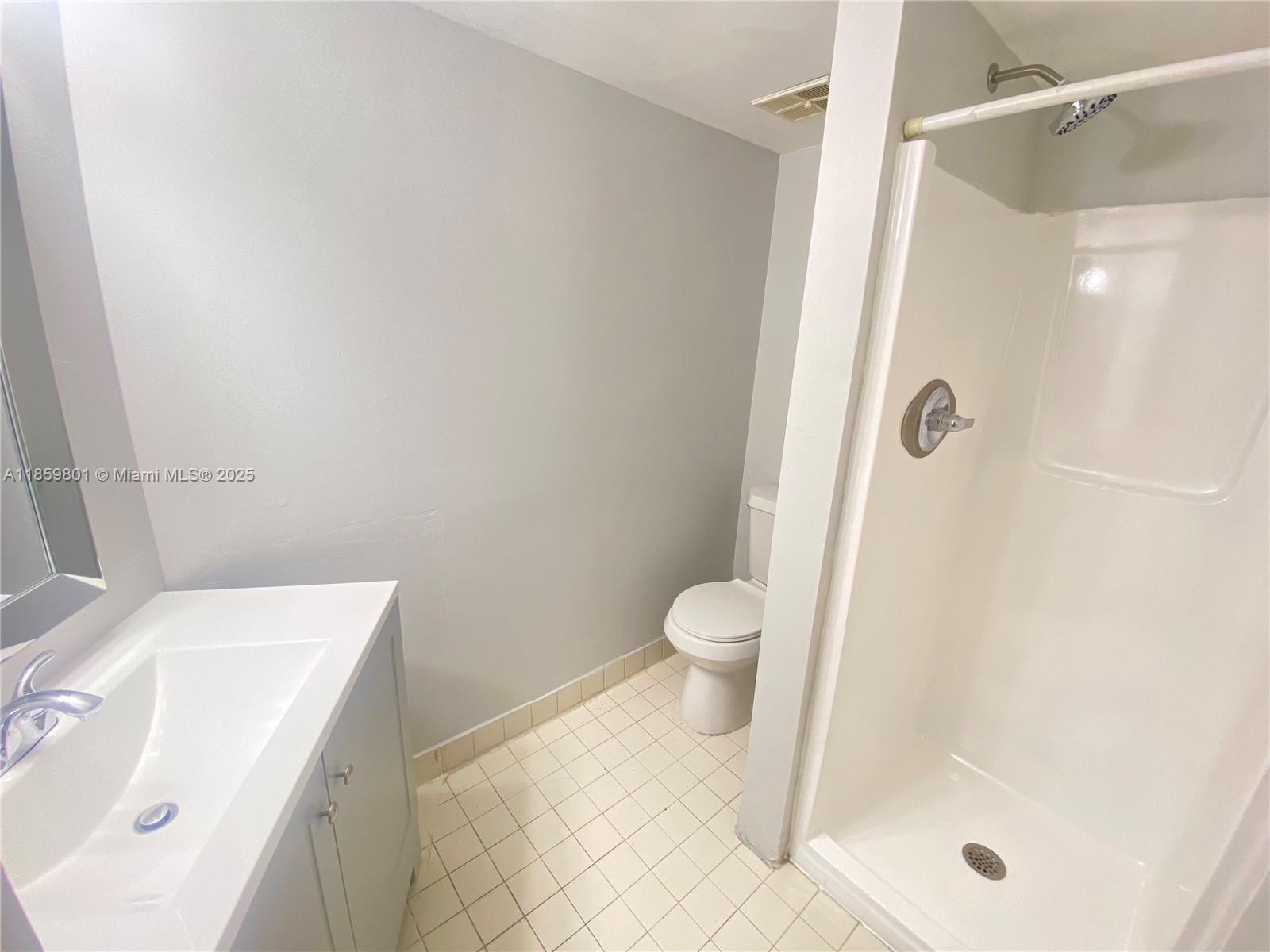 7125 Northwest 186th Street, Unit B304 Hialeah, FL 33015 - Photo 21 of 27