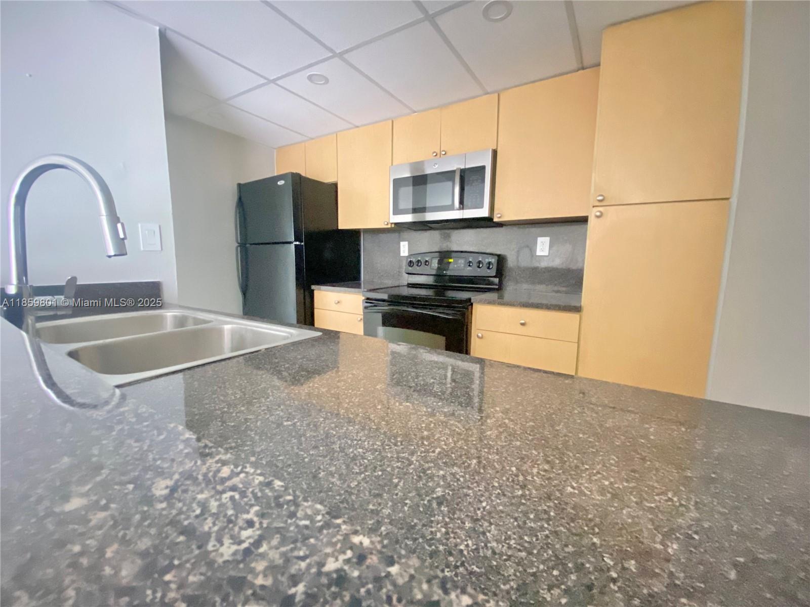 7125 Northwest 186th Street, Unit B304 Hialeah, FL 33015 - Photo 5 of 27