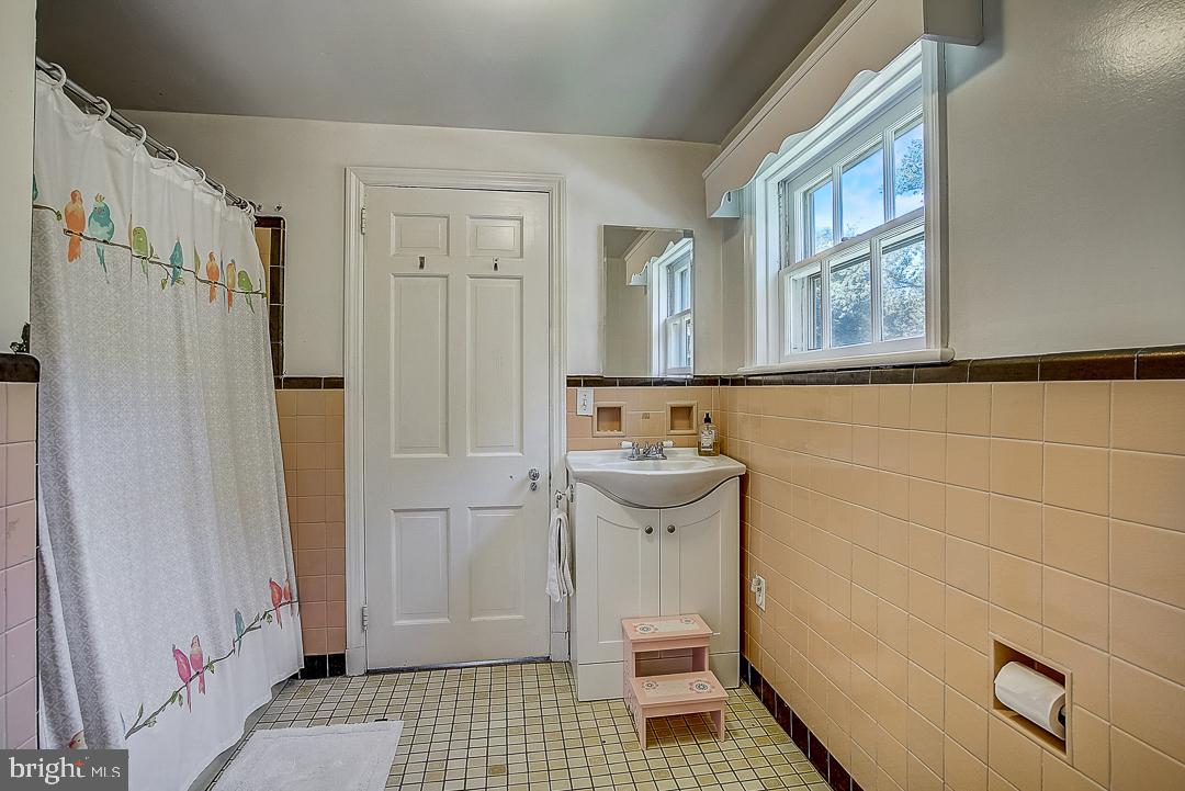 338 Hewett Road Wyncote, PA 19095 - Photo 44 of 50
