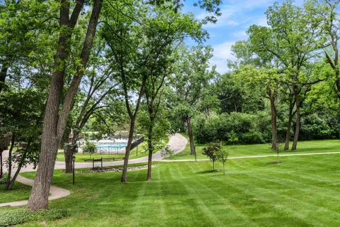 $655,000 | 850 Hillside Drive, Unit GG1, Fontana, WI 53125