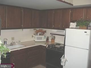 6 Fairway Road, Unit B Reading, PA 19607 - Photo 3 of 5 Gallery Image 3