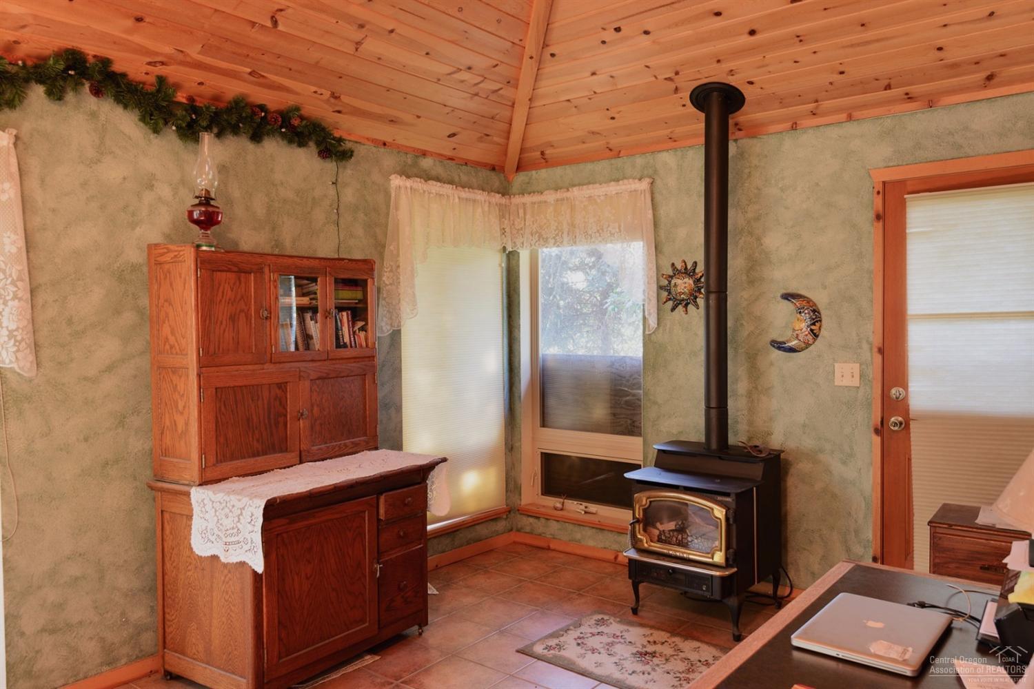 25360 Walker Road Bend, OR 97701 - Photo 7 of 25 Additional Photo