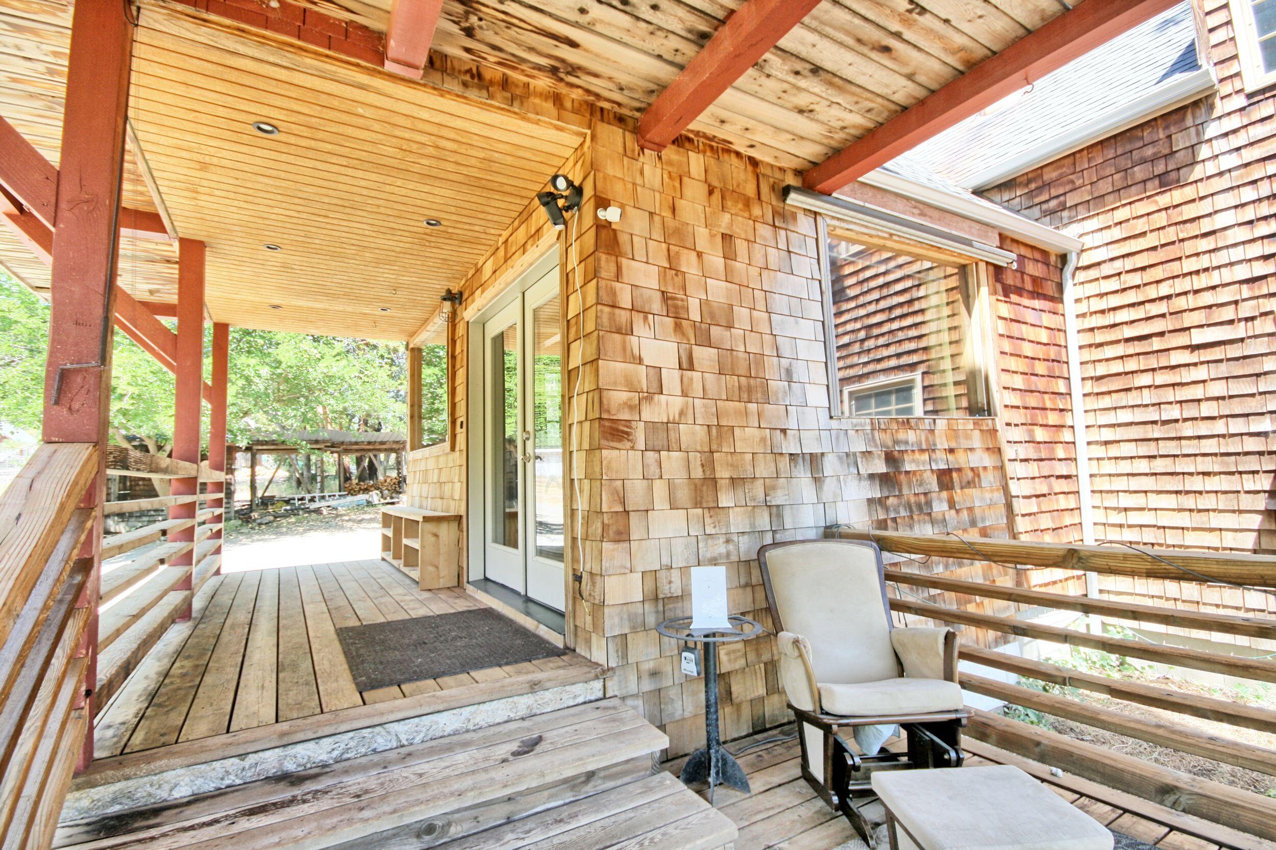 2231 Humbug Creek Road Jacksonville, OR 97530 - Photo 12 of 80 front deck