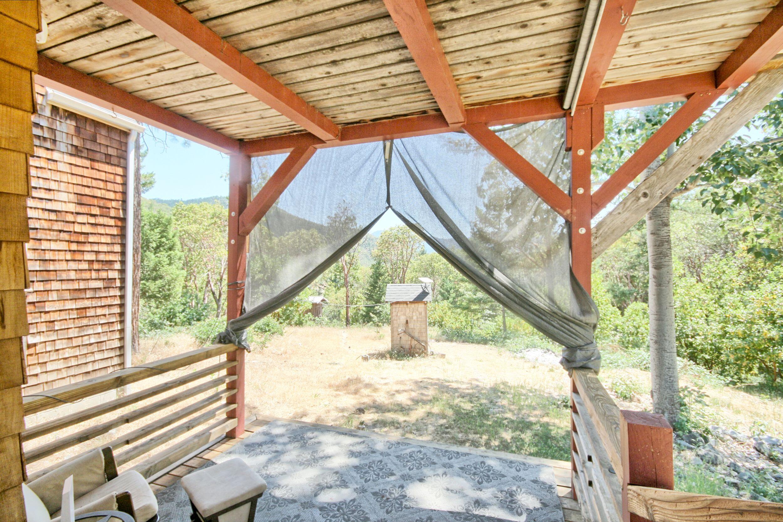 2231 Humbug Creek Road Jacksonville, OR 97530 - Photo 13 of 80 front patio