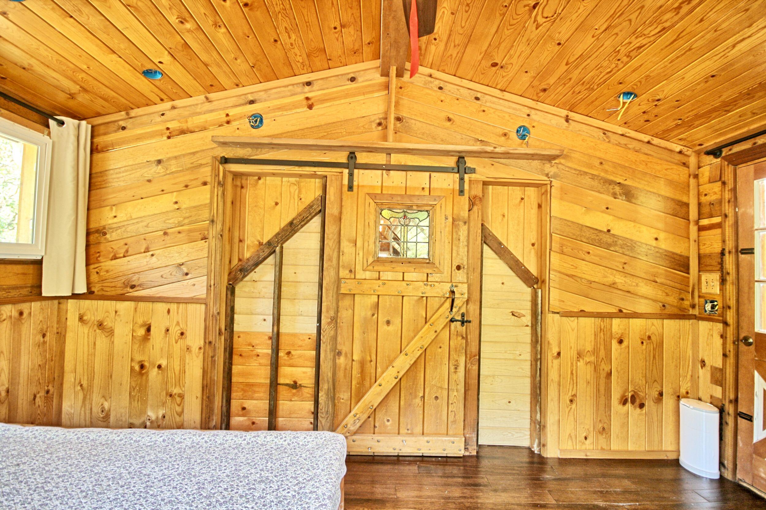 2231 Humbug Creek Road Jacksonville, OR 97530 - Photo 34 of 80 large bed entry