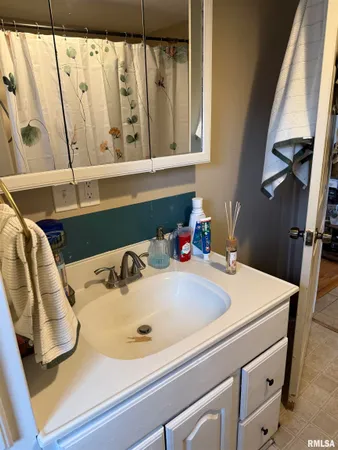 $62,000 | 409 South Price Street, Industry, IL 61440