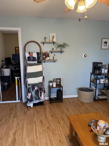 $70,000 | 409 South Price Street, Industry, IL 61440