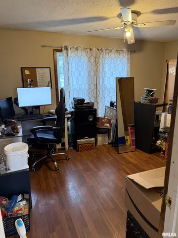 $70,000 | 409 South Price Street, Industry, IL 61440