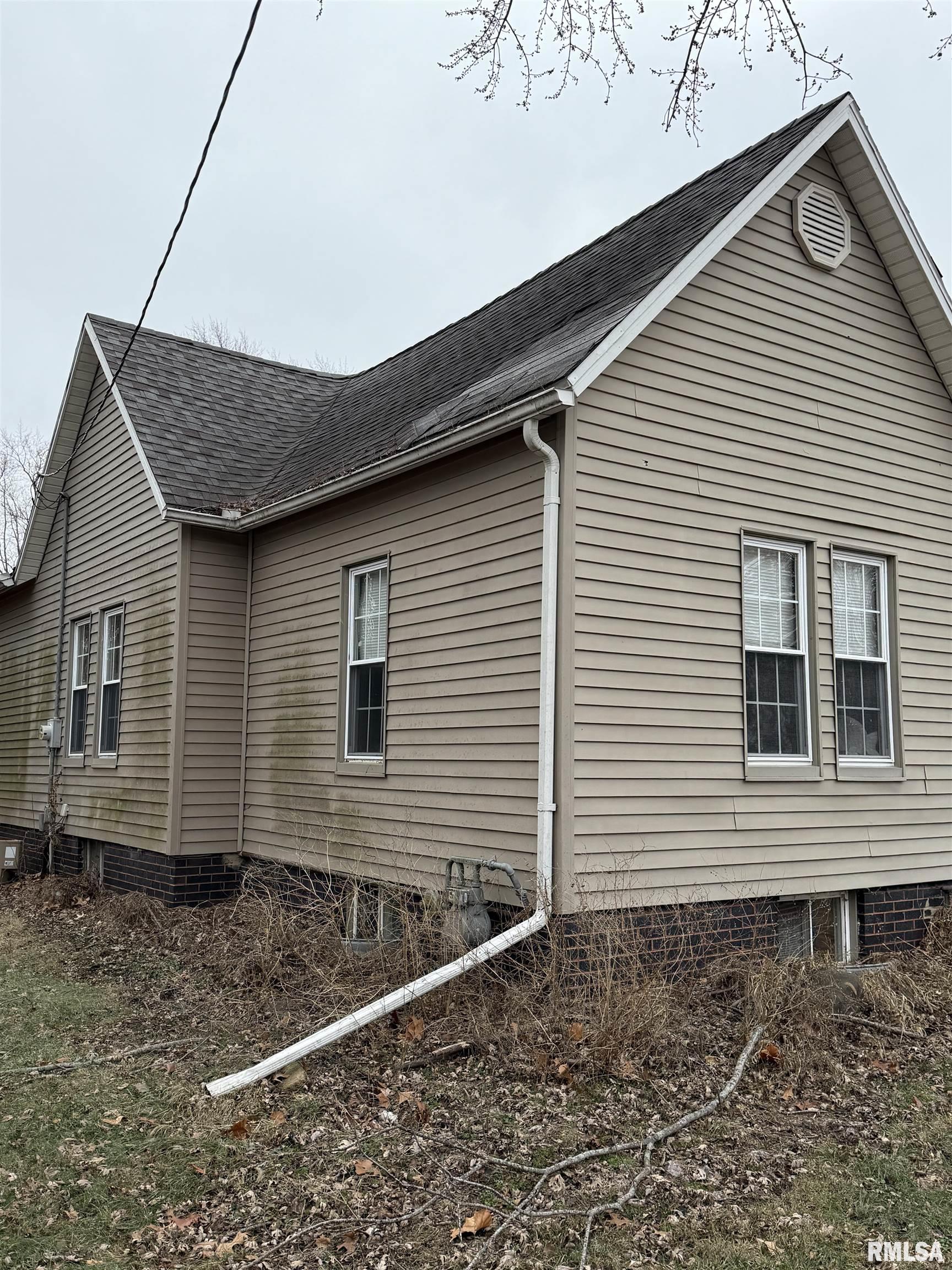 409 South Price Street Industry, IL 61440 - Photo 2 of 47
