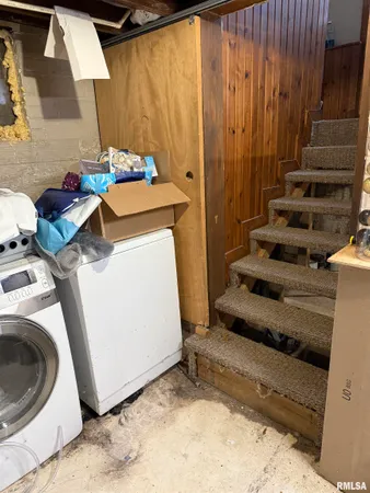 $62,000 | 409 South Price Street, Industry, IL 61440