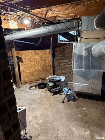 $62,000 | 409 South Price Street, Industry, IL 61440