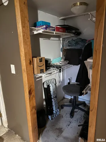 $70,000 | 409 South Price Street, Industry, IL 61440