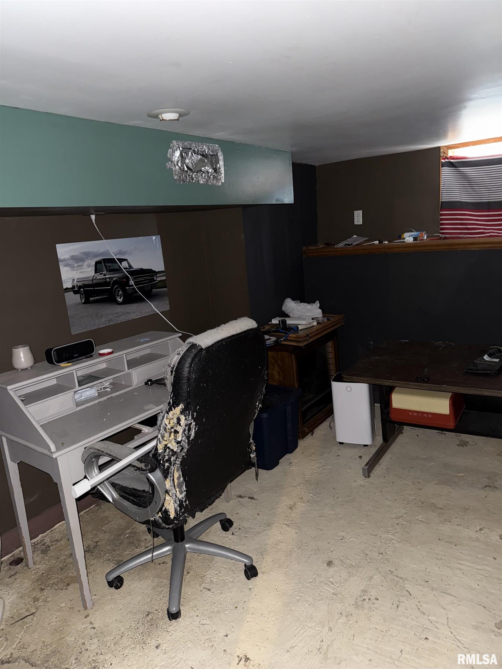 409 South Price Street Industry, IL 61440 - Photo 32 of 47