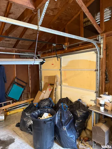 $70,000 | 409 South Price Street, Industry, IL 61440