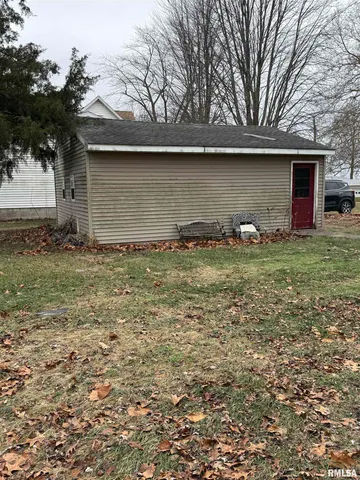 $70,000 | 409 South Price Street, Industry, IL 61440